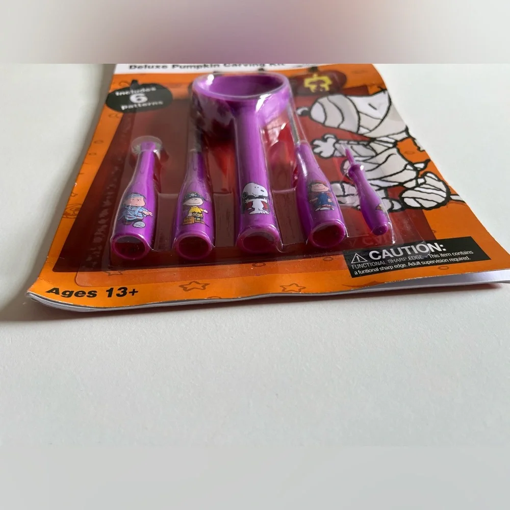 New Peanuts Deluxe Halloween pumpkin carving kit- tools & stencils.